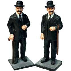 Dos investigadores