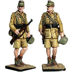Soldado del Afrika Korps en marcha